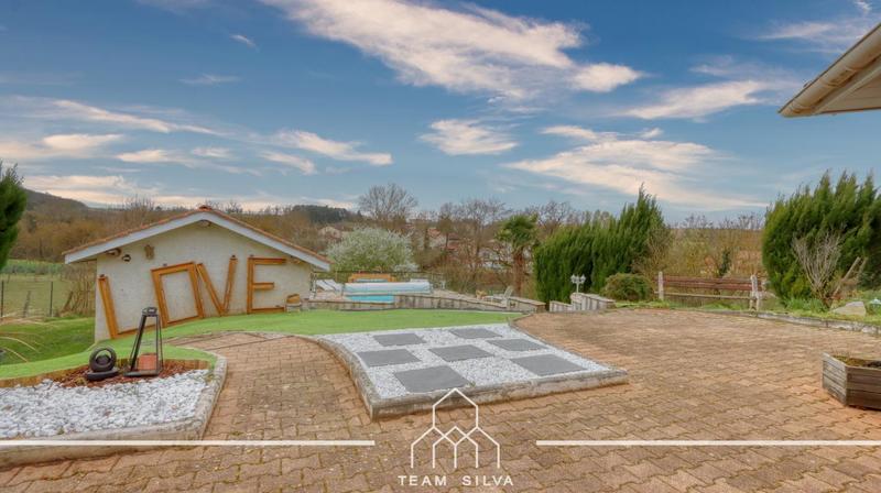 Maison - 200 m² - 5 pièces