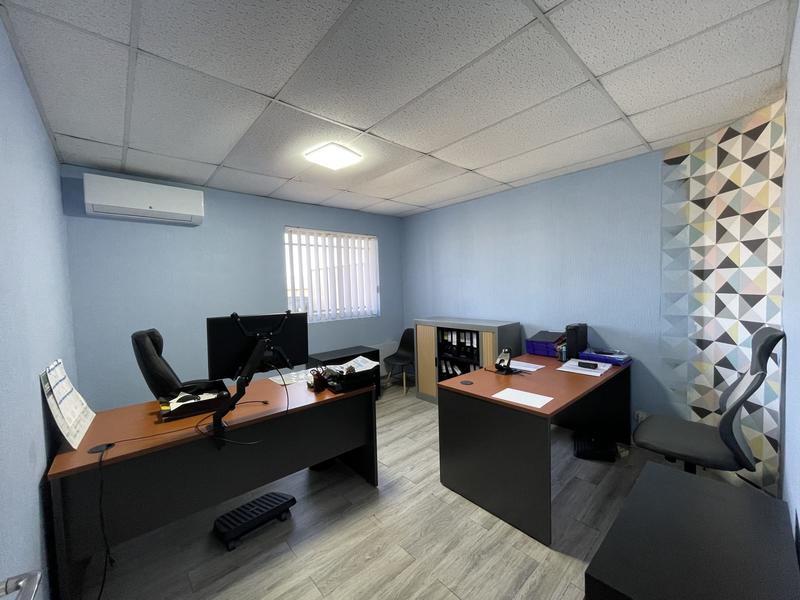 Local d'activités - 200 m² - 4 pièces