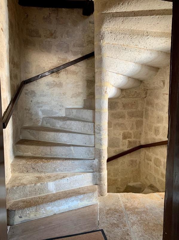 Maison - 380 m² - 12 pièces