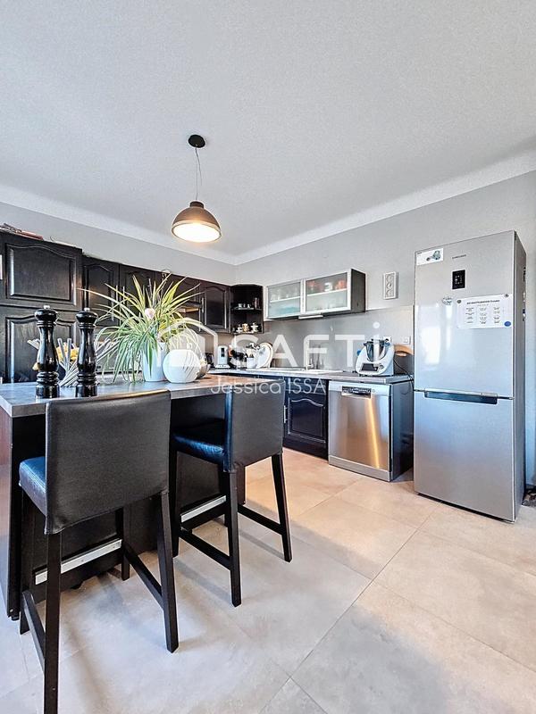 Maison - 234 m² - 7 pièces