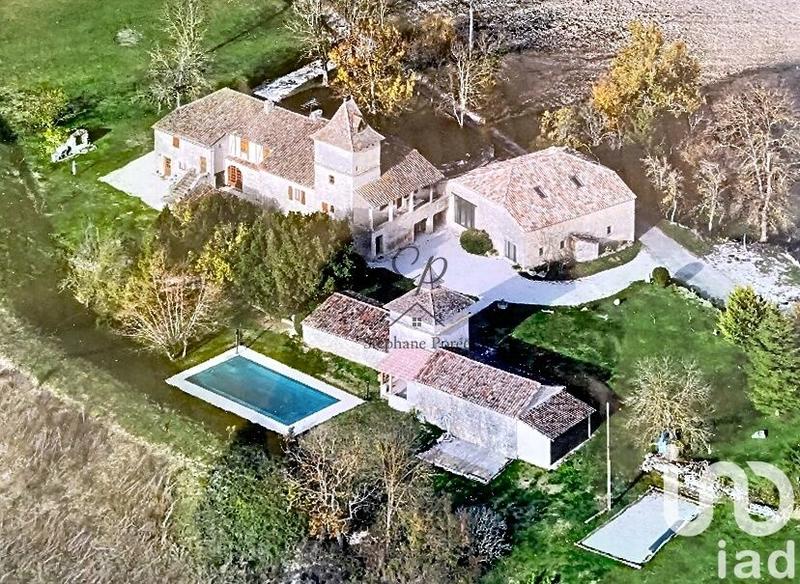 Maison - 480 m² - 10 pièces