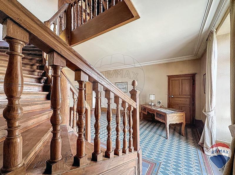 Demeure - 530 m² - 11 pièces