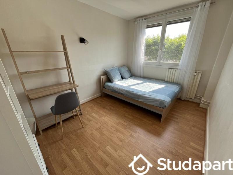 Chambre - 12 m² - 1 pièce