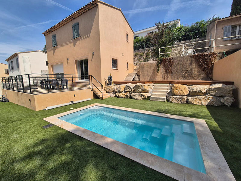 Maison - 99 m² - 4 pièces