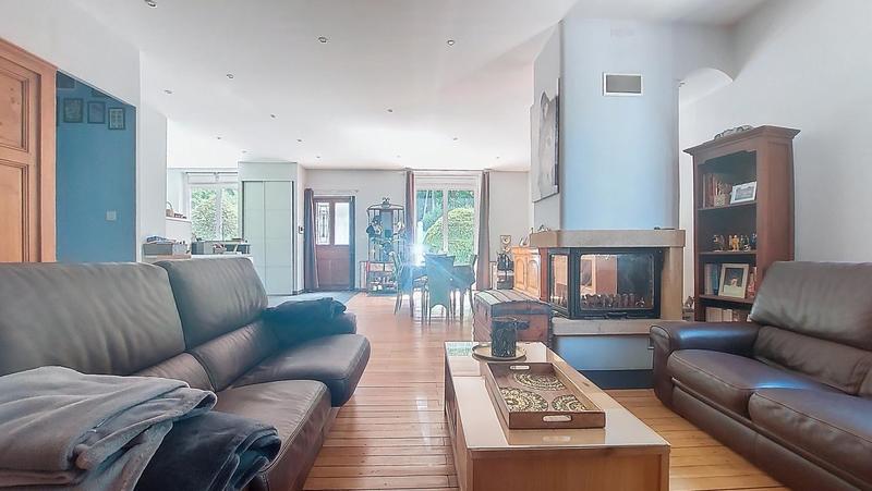 Maison - 160 m² - 5 pièces