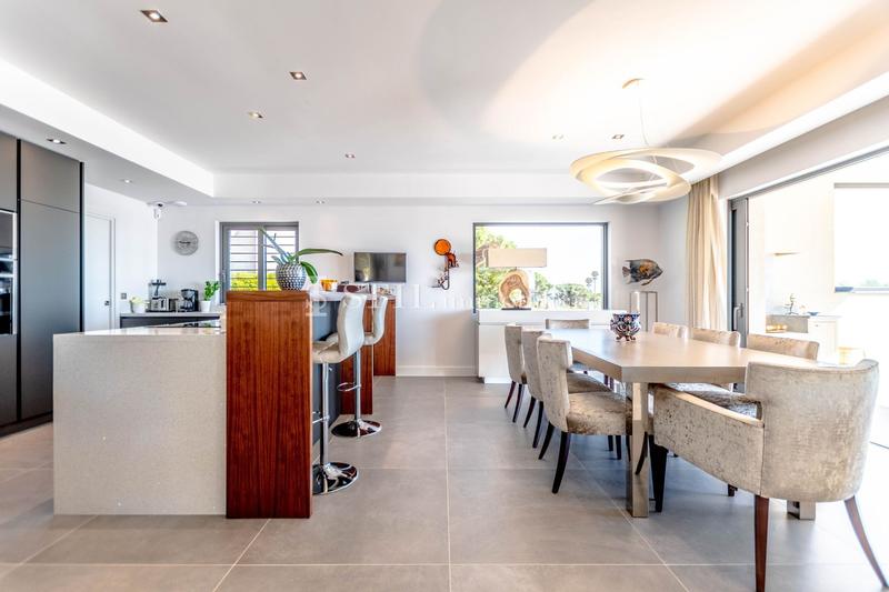 Villa - 310 m² - 7 pièces