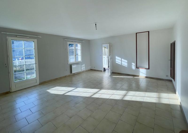 Maison - 202 m² - 9 pièces