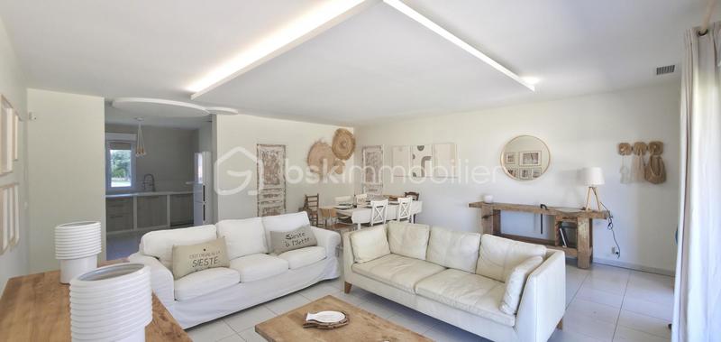 Maison traditionnelle - 164 m² - 6 pièces