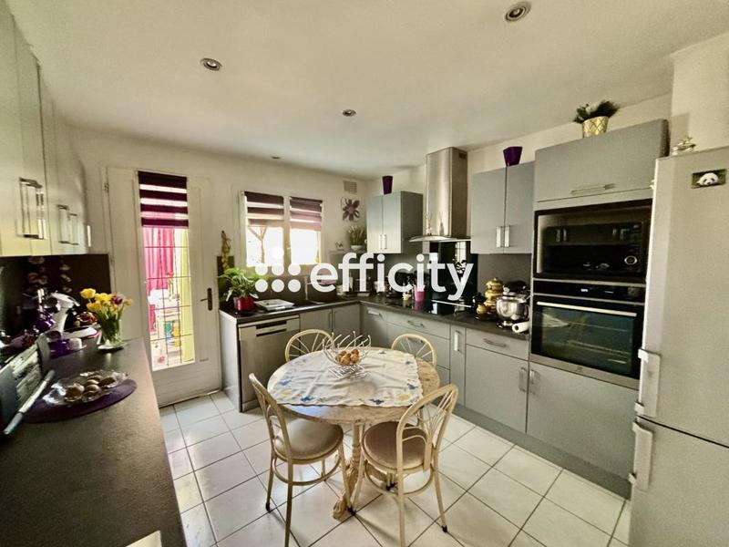 Maison - 92 m² - 5 pièces