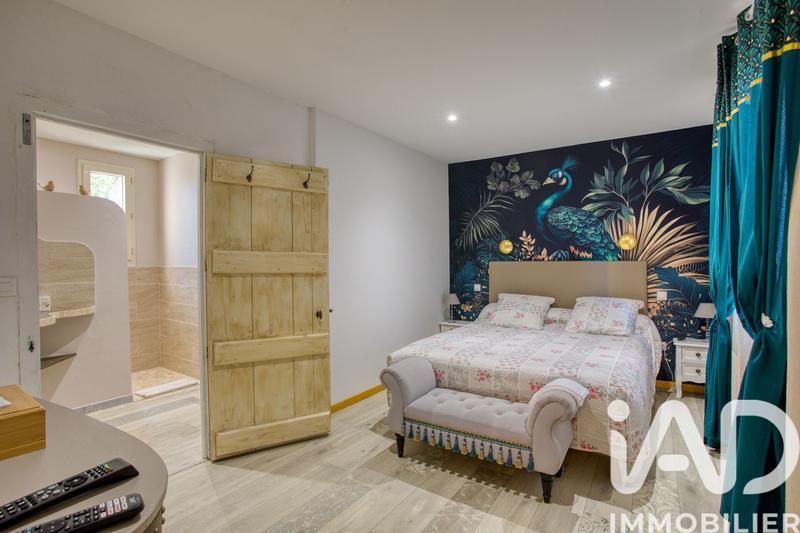 Maison - 950 m² - 22 pièces