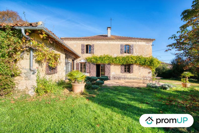 Maison - 200 m² - 6 pièces