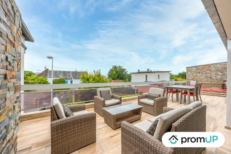 Maison - 286 m² - 7 pièces