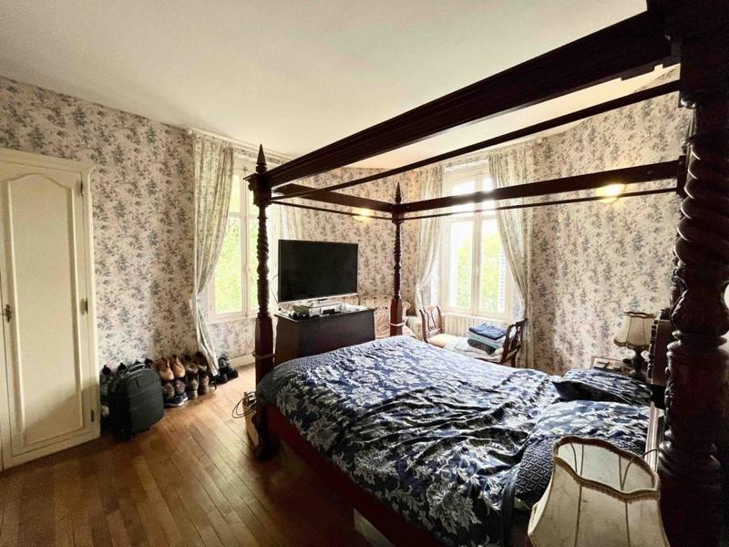 Maison de maîtres - 222 m² - 9 pièces