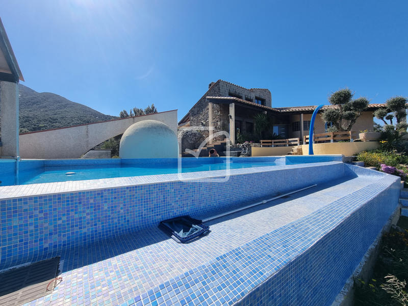 Propriété - 130 m² - 4 pièces