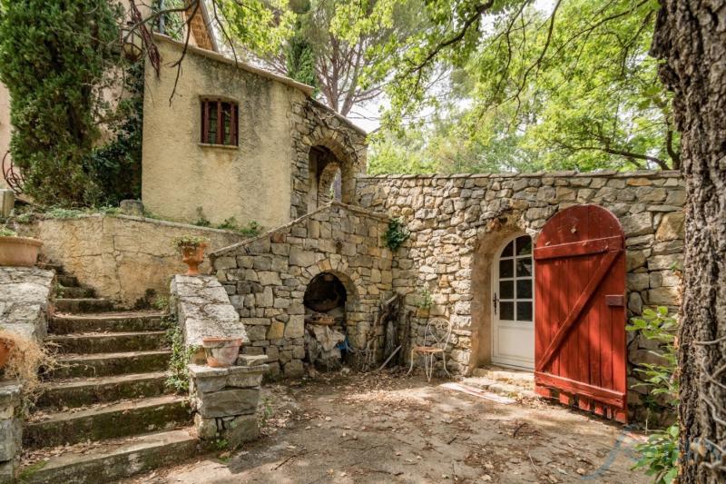 Villa - 12 251 m² - 7 pièces