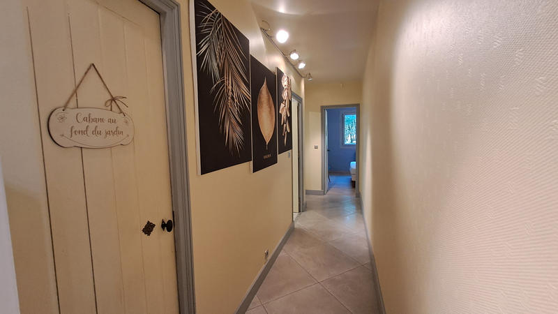 Propriété - 186 m² - 6 pièces