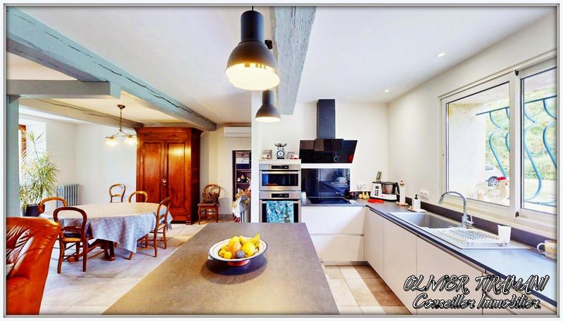 Villa - 160 m² - 8 pièces