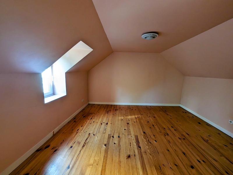 Maison - 80 m² - 7 pièces