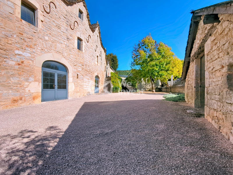 Maison ancienne - 475 m² - 8 pièces