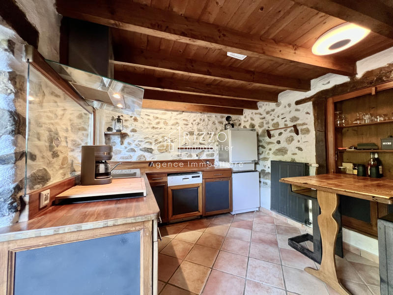 Maison - 180 m² - 7 pièces