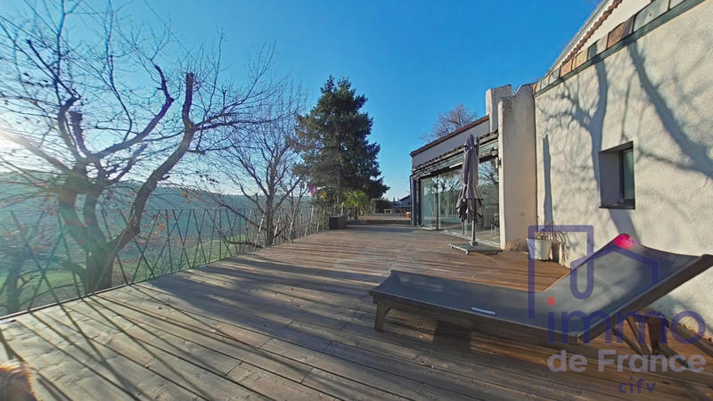 Maison - 200 m² - 6 pièces