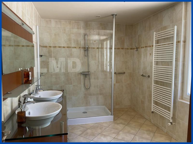 Maison traditionnelle - 117 m² - 4 pièces