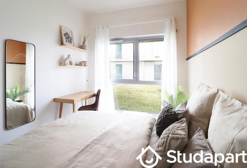 Chambre - 12 m² - 1 pièce