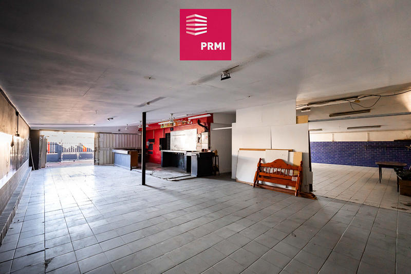 Maison - 250 m² - 1 pièce