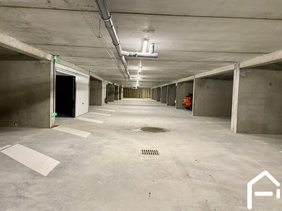 Parking / Garage - 10 m²