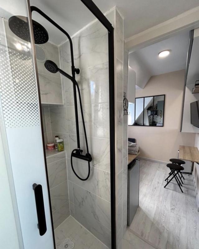 Studio - 10 m² - 1 pièce