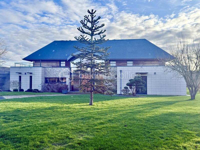 Villa - 365 m² - 9 pièces