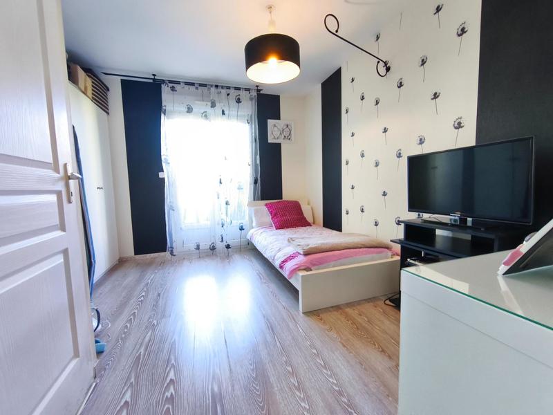 Maison - 178 m² - 8 pièces