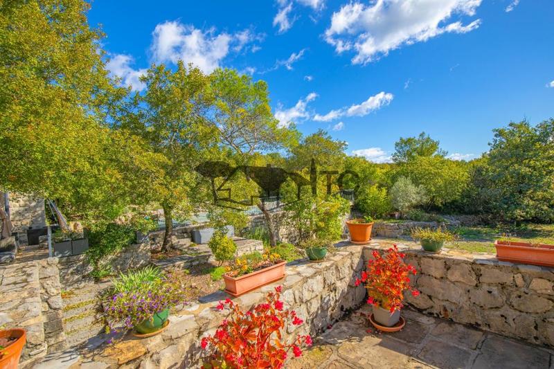 Corps de ferme - 198 m² - 7 pièces