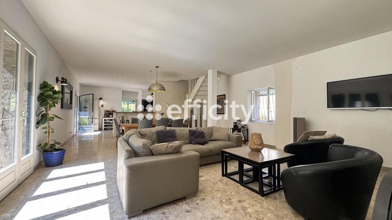 Maison en pierre - 450 m² - 17 pièces