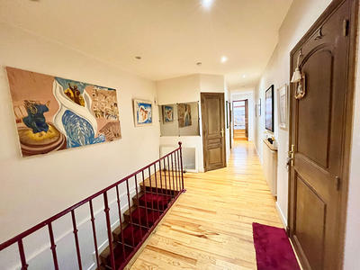 Maison - 361 m² - 10 pièces