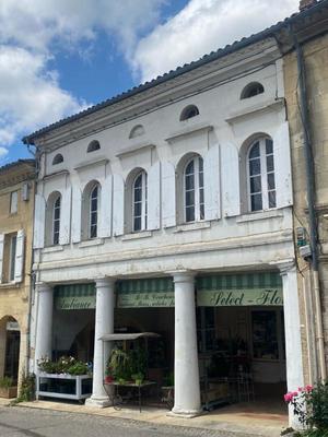 Maison - 532 m² - 9 pièces