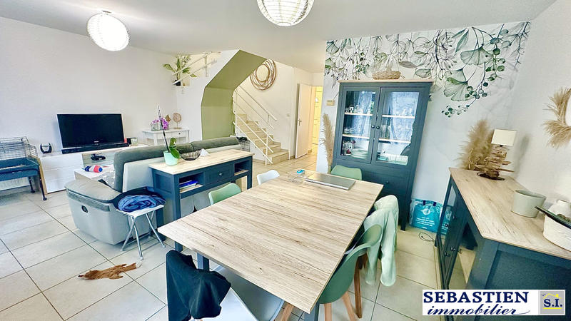 Maison - 121 m² - 6 pièces