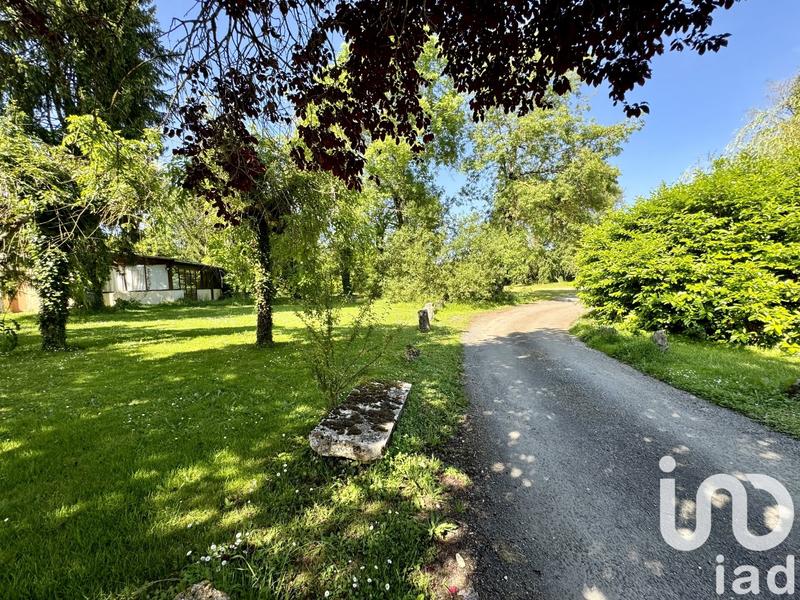 Maison - 1 600 m² - 15 pièces