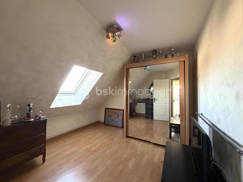 Maison - 205 m² - 8 pièces