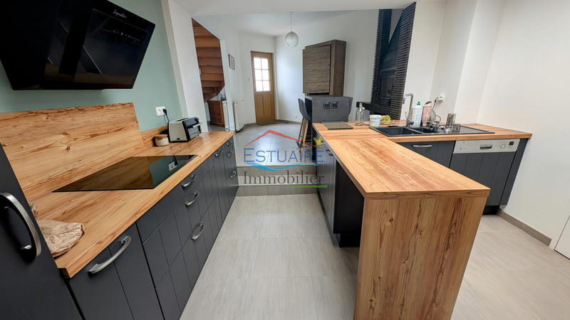 Maison traditionnelle - 207 m² - 6 pièces