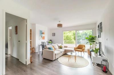 Appartement - 95 m² - 5 pièces