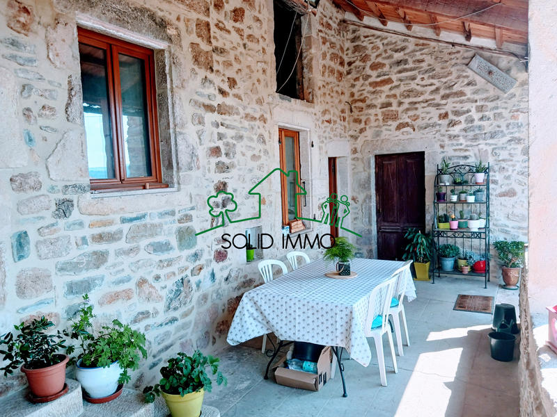 Mas - 150 m² - 14 pièces