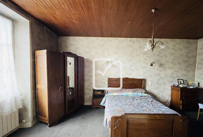 Maison - 180 m² - 7 pièces