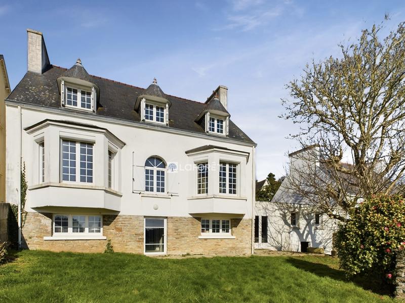 Maison - 189 m² - 8 pièces