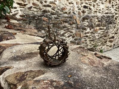 Stage de vannerie : fabrication d'une mangeoire-roue