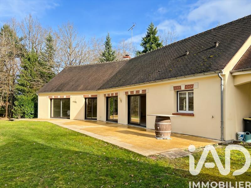 Maison - 239 m² - 8 pièces