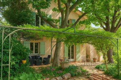 Maison - 270 m² - 9 pièces