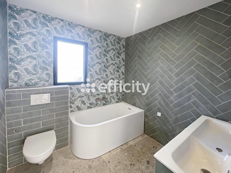 Maison - 150 m² - 4 pièces