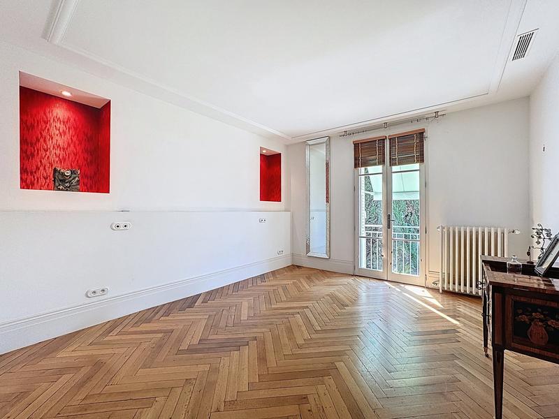 Villa - 230 m² - 6 pièces