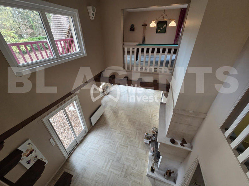 Maison - 213 m² - 7 pièces